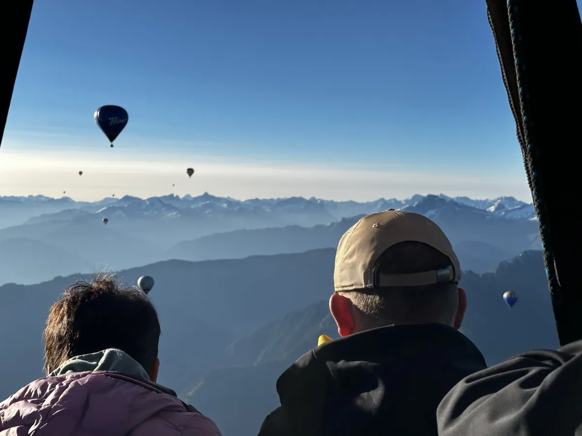 Herrliche Aussicht aus dem Ballonkorb